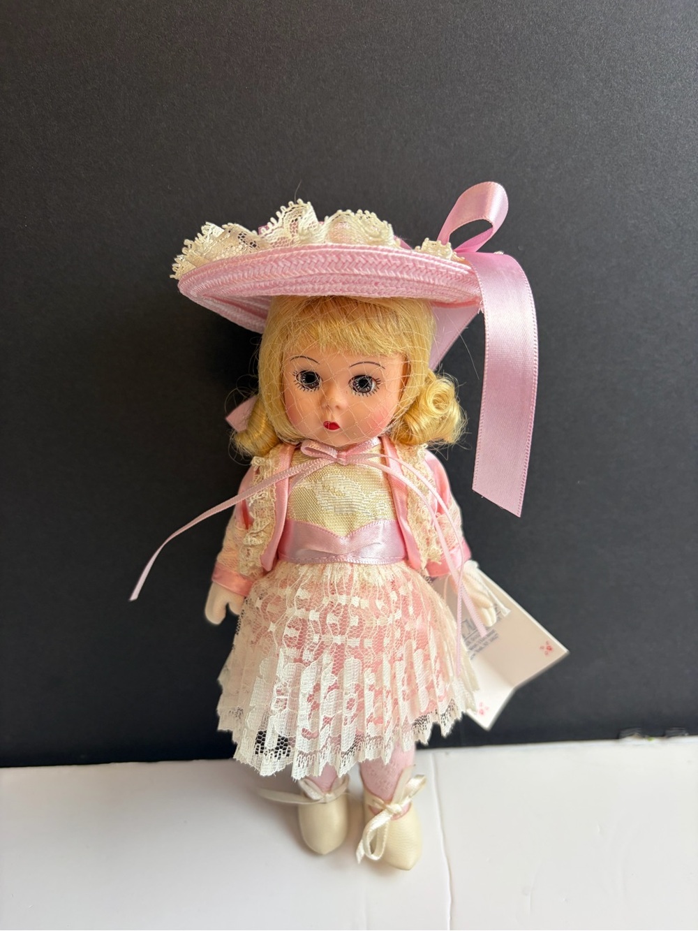Madame Alexander Wendy "Collecting Dolls" 30940